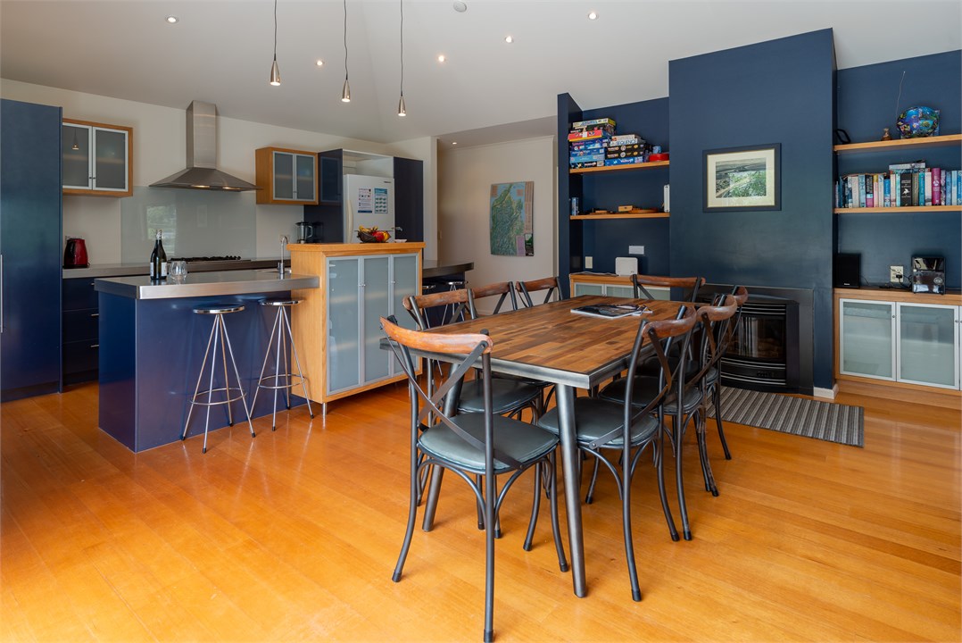 Dining/kitchen & gas fireplace