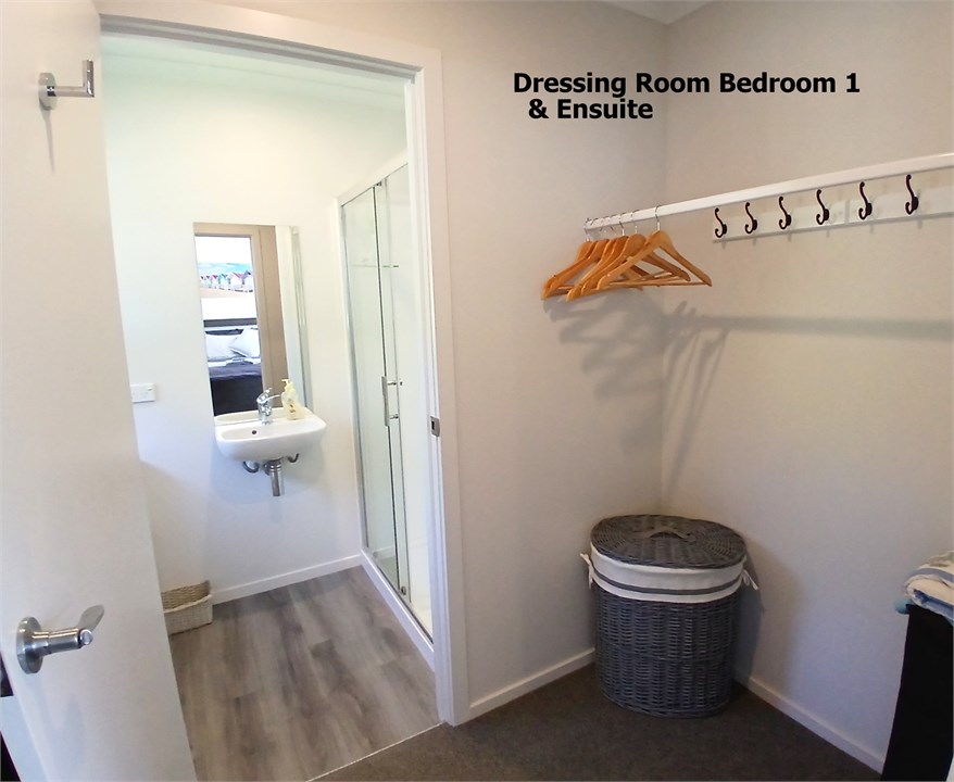 Dressing room leads to ensuite