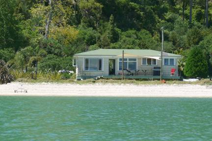 Great for families, Absolute Beach Front