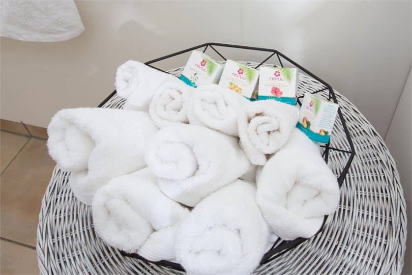 Fresh towels and amenities