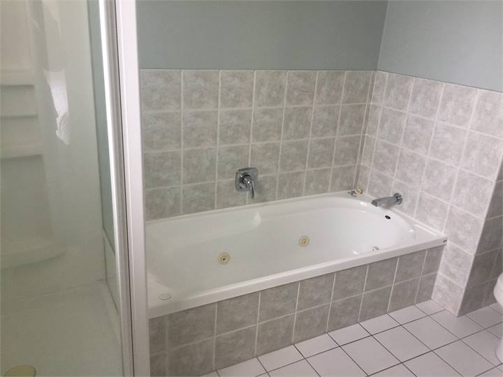 Ensuite spa bath