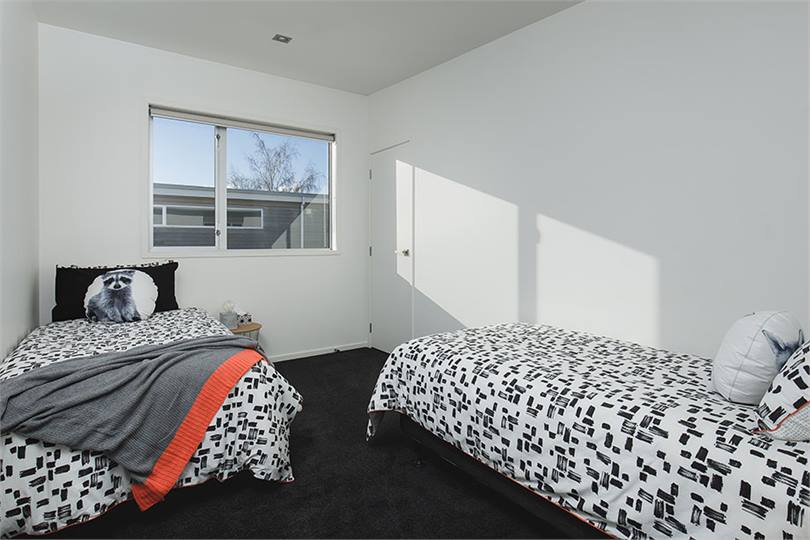 Bedroom #4 with 2 comfy single beds