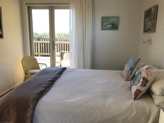 Bedroom 4 (opens on to deck)