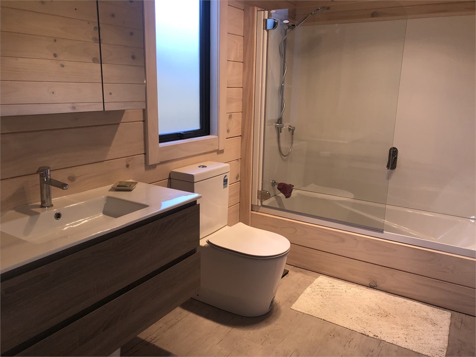 Main bathroom