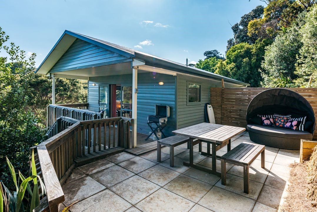 Treetop Retreat (Bachcare) Waiheke Island Holiday Home for rent