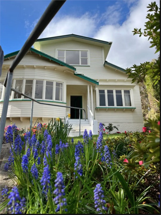 Spacious & Lively Maori Hill Dunedin Holiday Home for rent Holiday