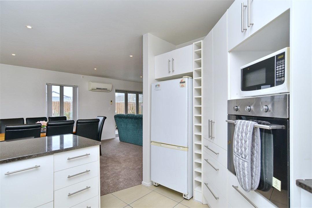 Fully equipped Kitchen area
