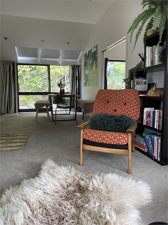 Open plan dining/lounge