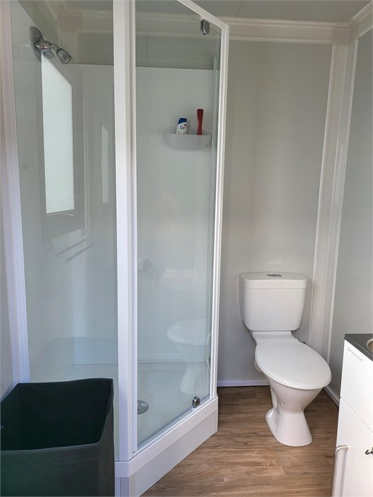 Family bathroom in 4th pod