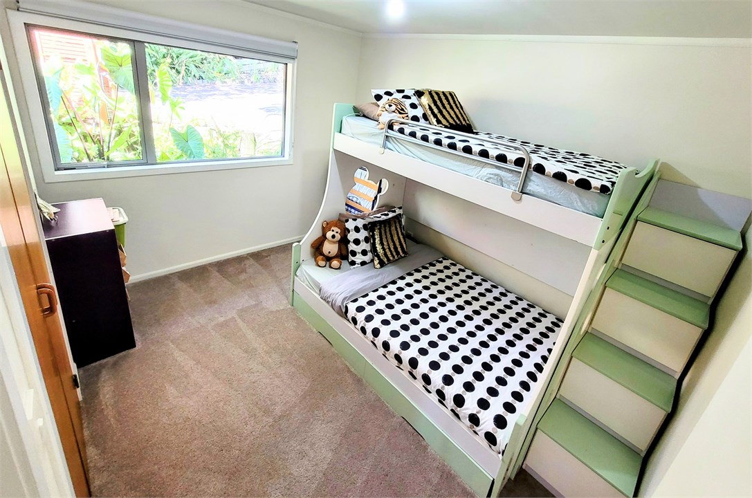 rollaway bed in corner plus trundler foam mattress