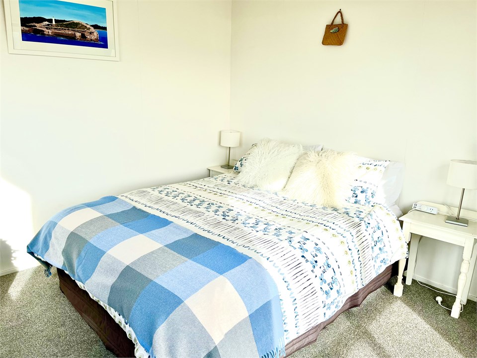 Main bedroom Queen sea views, farm and village