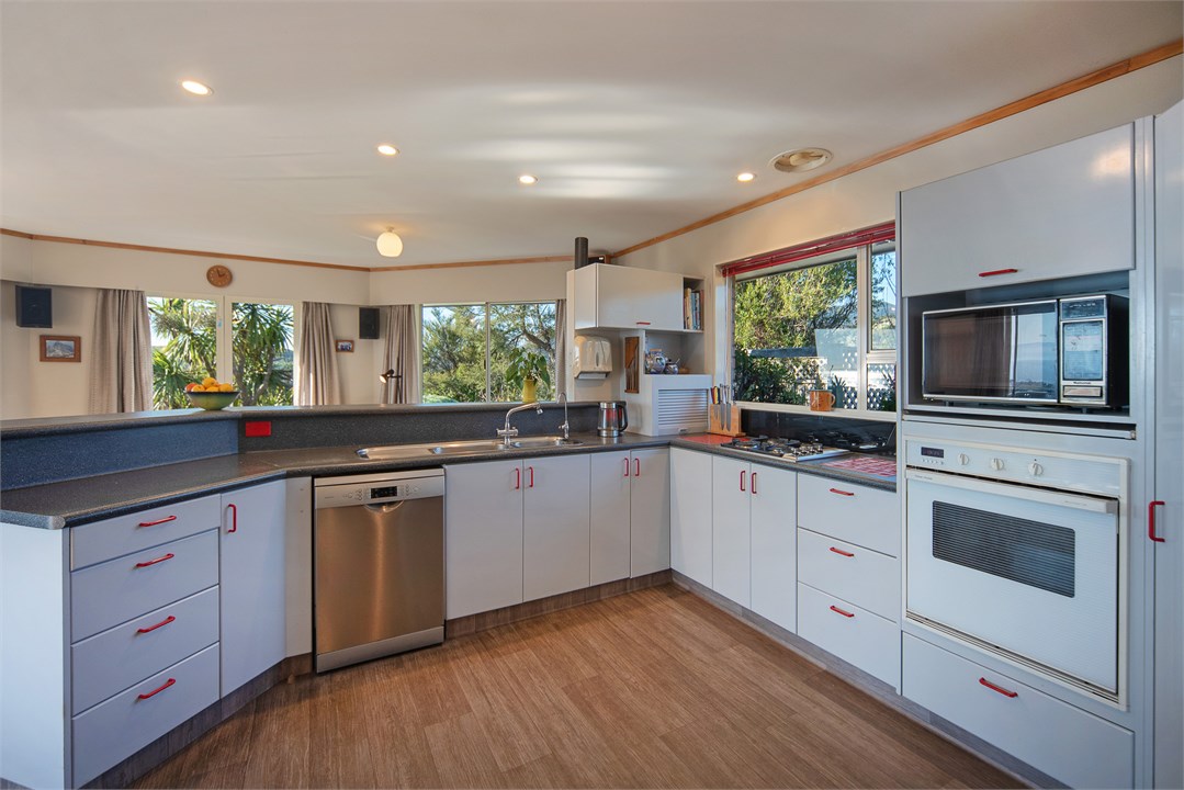 Fully-equipped Kitchen