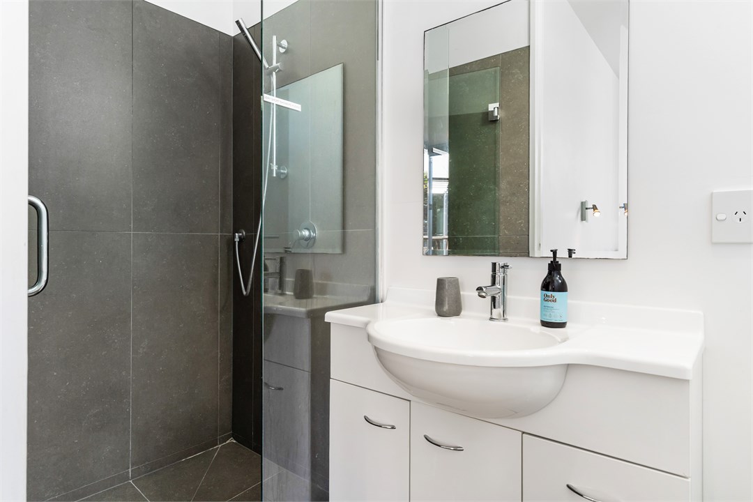 Pavilion Two - Bathroom