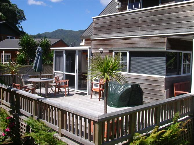 Wharf Cottage, Coromandel Town , sea & town views Coromandel Town
