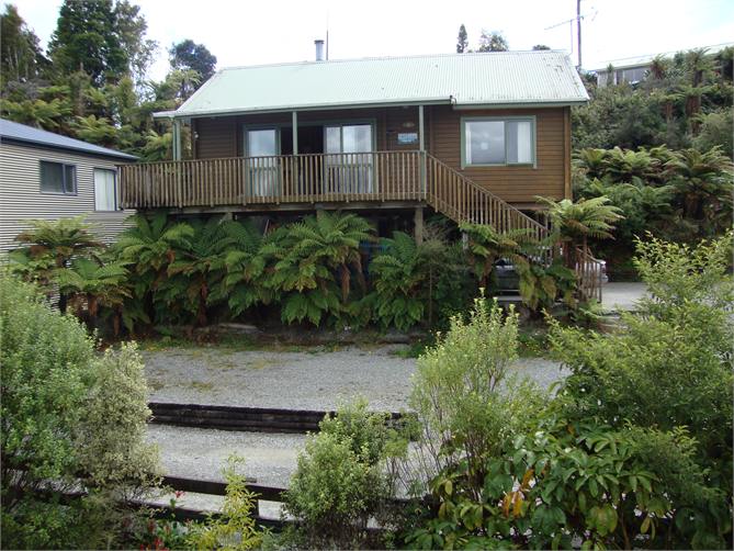 Can just see the parking in front of the bach