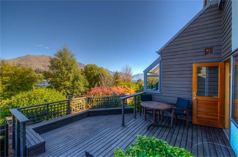 Main deck overlooking the lake