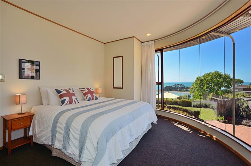 Master Bedroom with SuperKing Bed