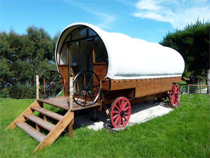 Colonial Wagon (sleeps 2 + 2)