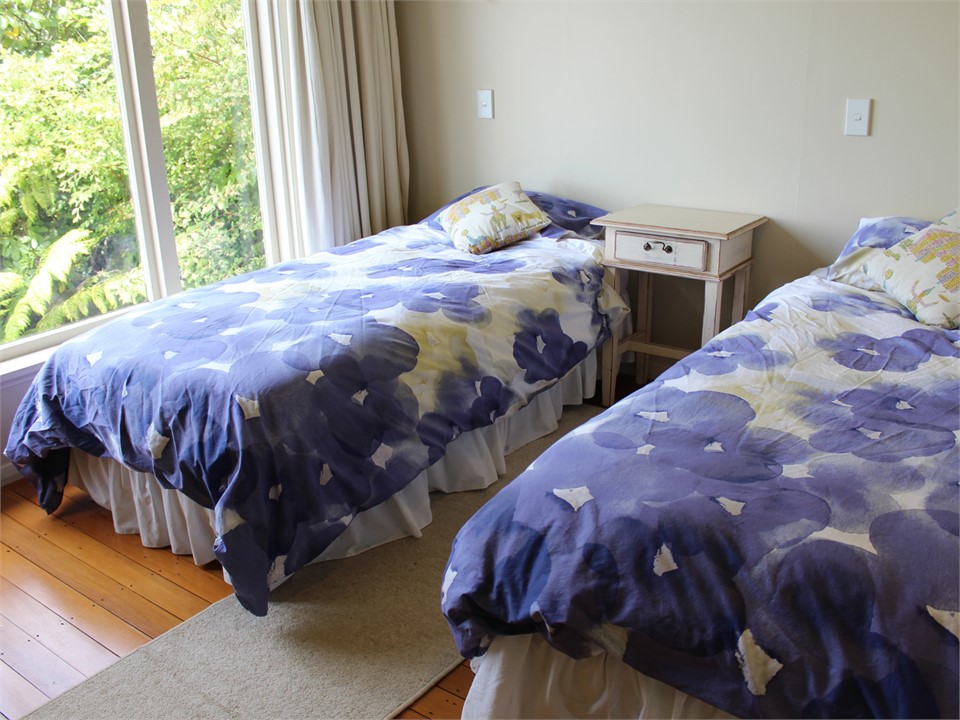 Separate room with two single beds