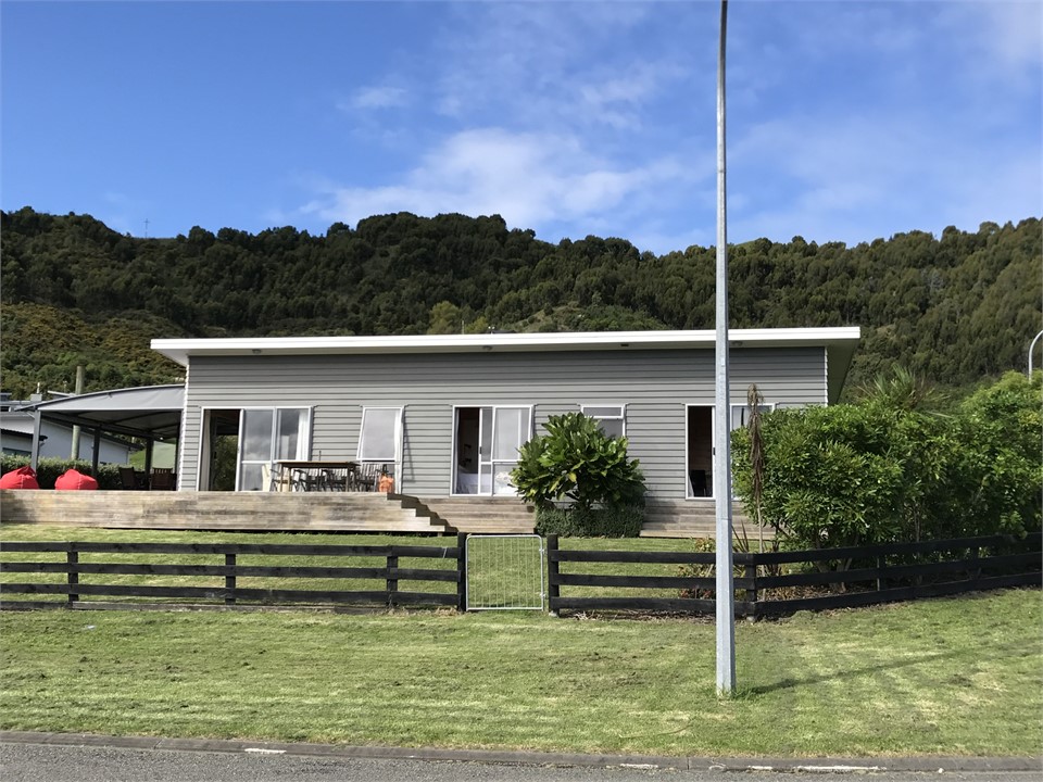 Browns Bach - street view