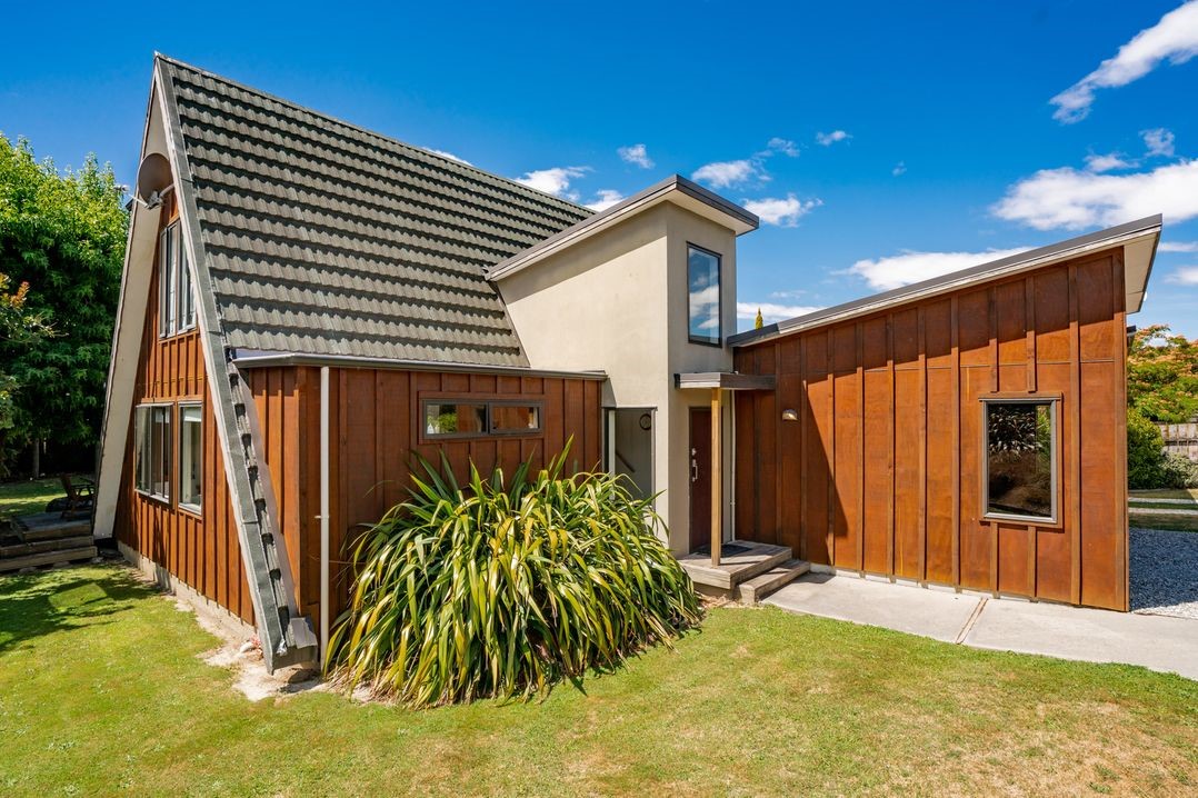 Cosy on Kowhai (Bachcare) Wanaka Holiday Home for rent Holiday Houses