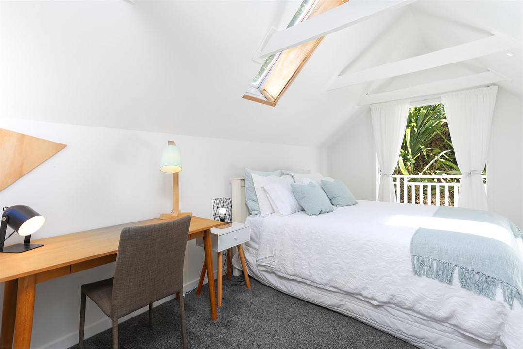 Bedroom 1 with Queen bed