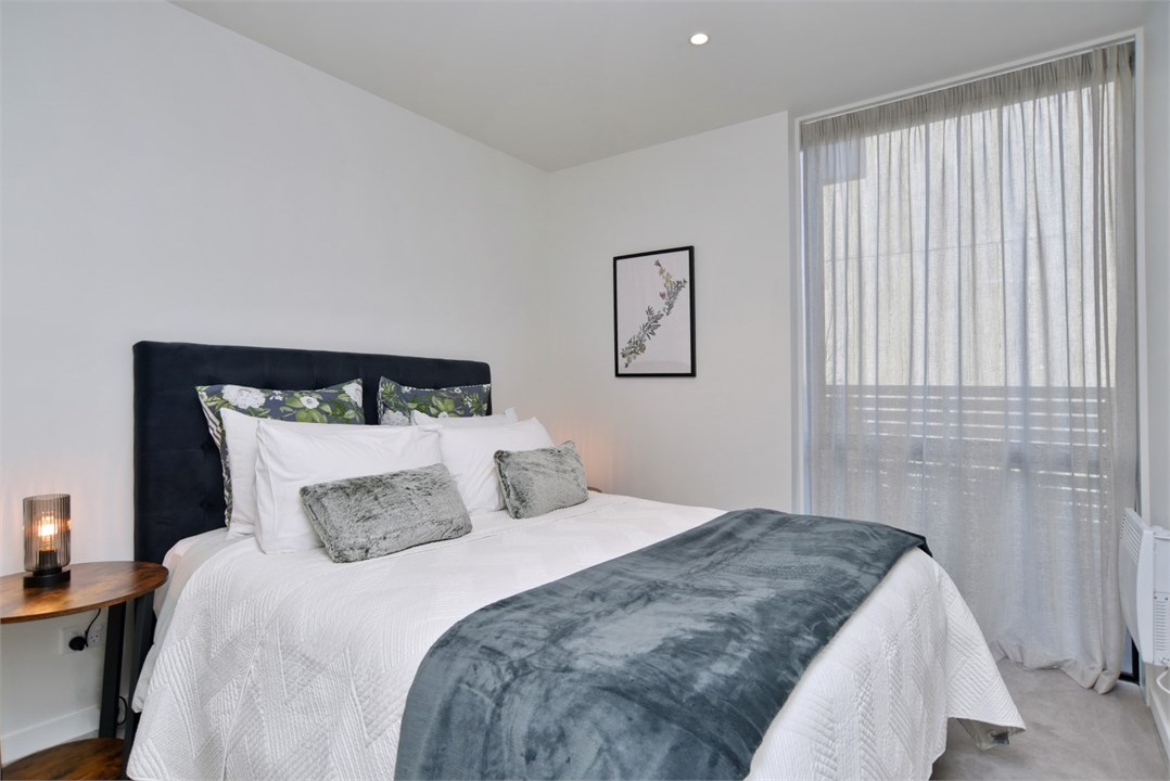 Bedroom 1 has a Queen bed