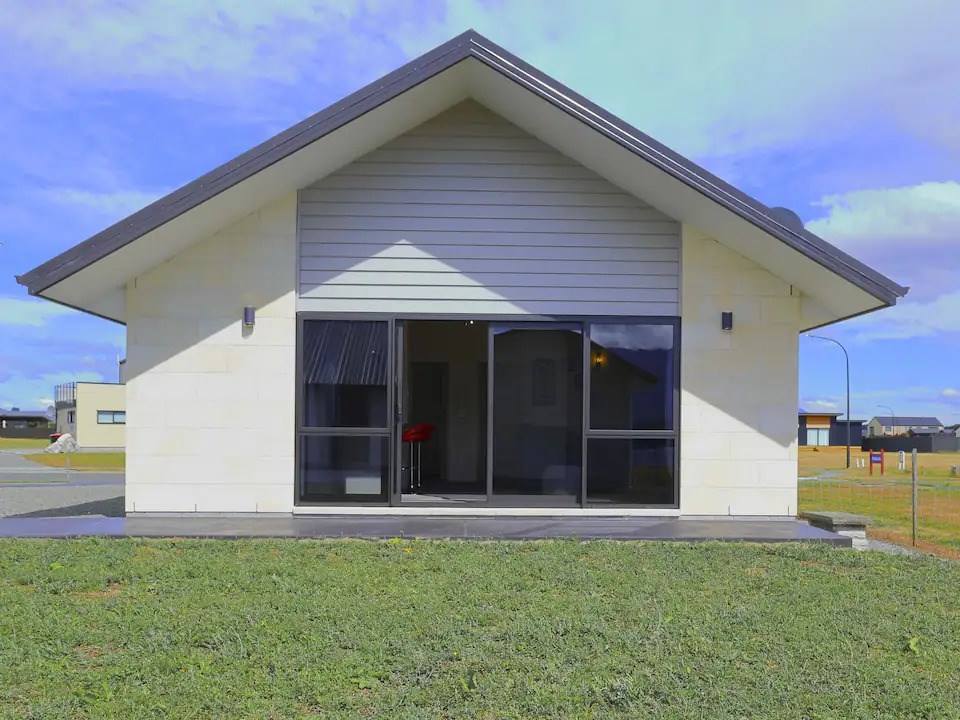 Whitestone Cottage Te Anau Lakefront Te Anau Cottage for rent