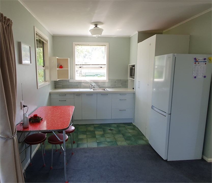 Bach Kitchenette (microware, jug, toaster, single