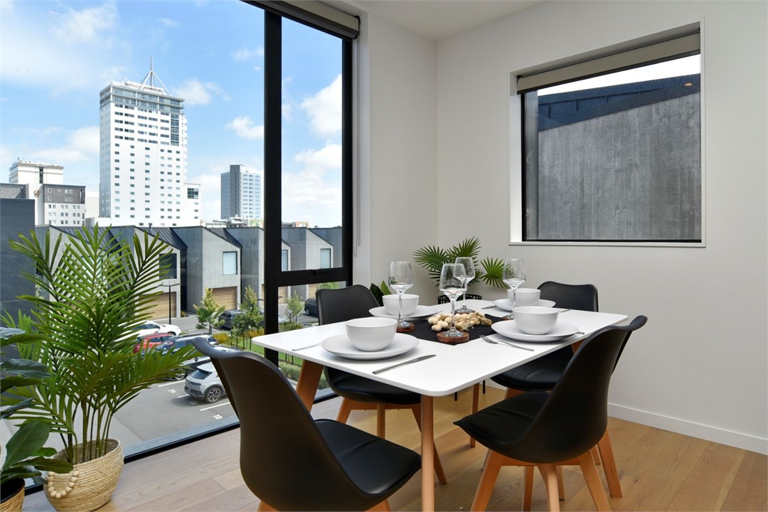 Dining table that seats 4 people