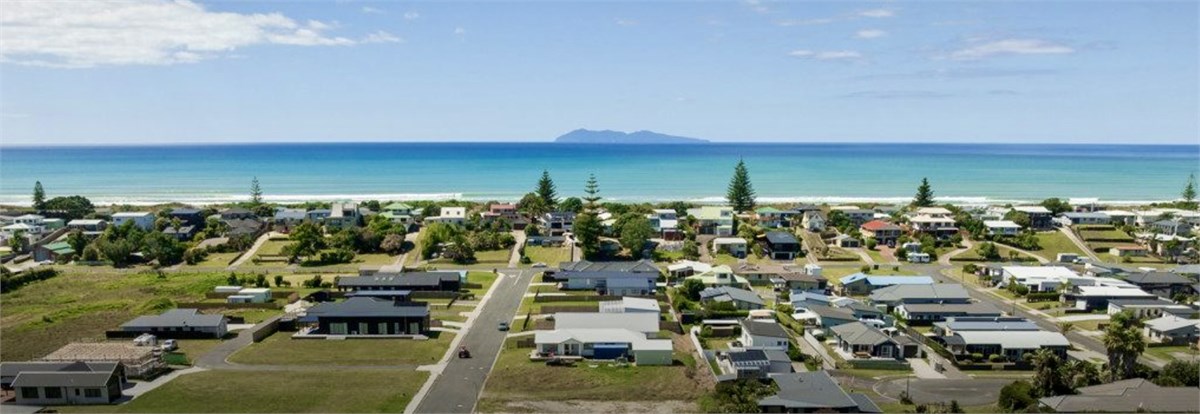 Looking over Reel Road to the beach