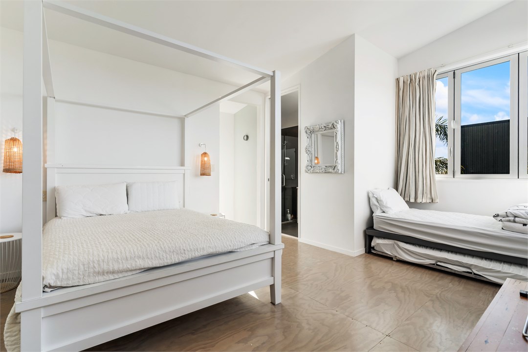 Pavilion Two - Upstairs Bedroom