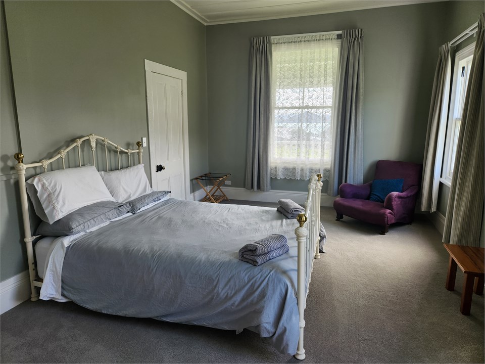 King or two king single beds option