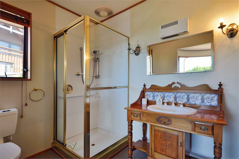 Master Ensuite Bathroom