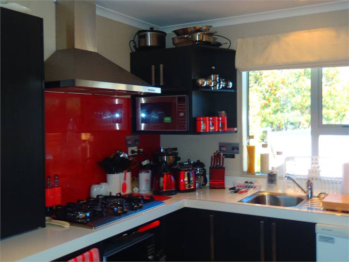 Kitchen fully equipped with gas hob, 