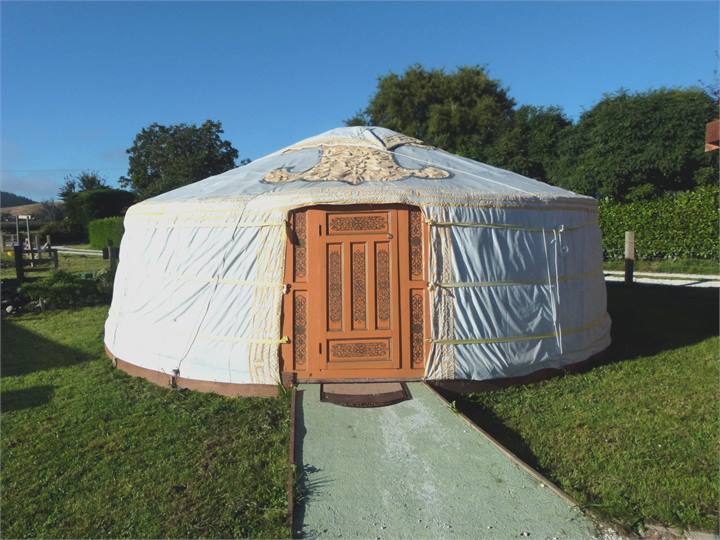 Yurt (sleeps 4)