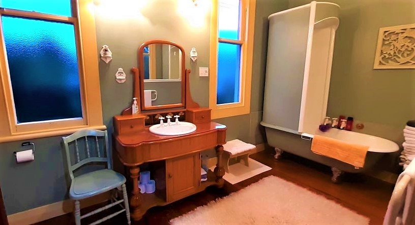Bathroom with Bath, separate Shower, Toilet. Towel