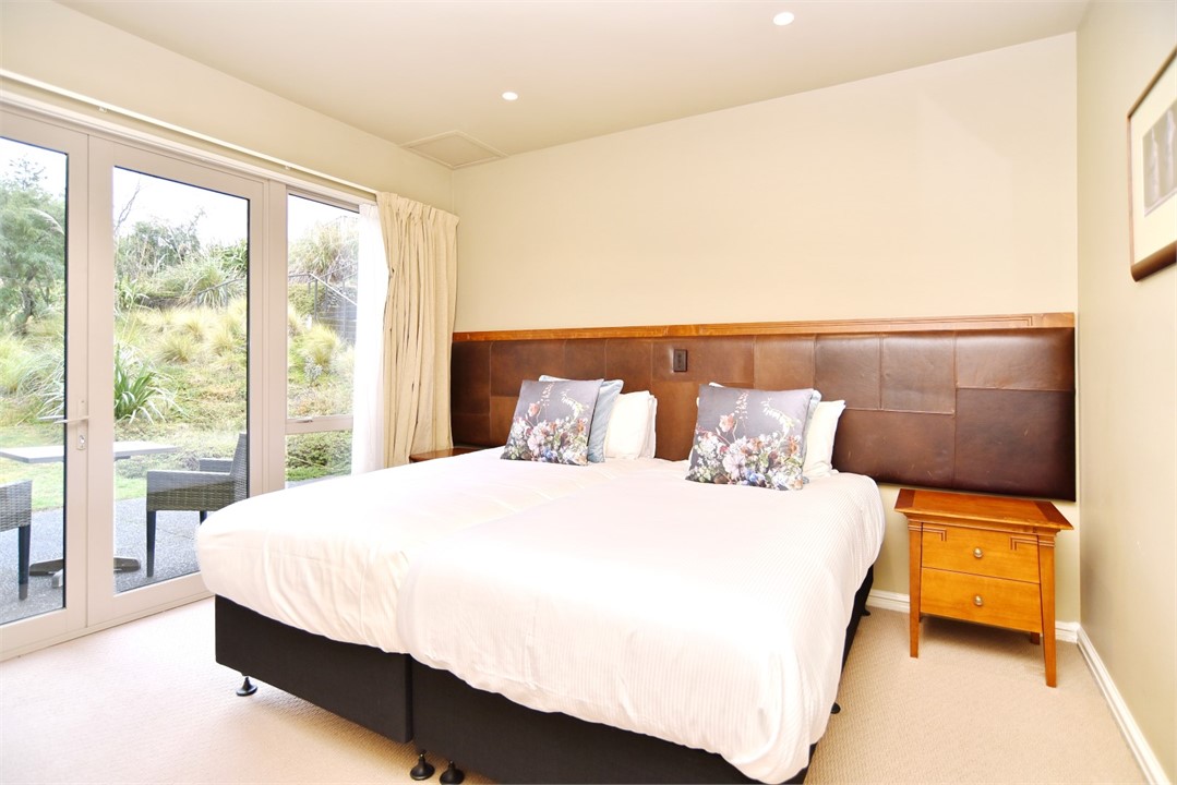 Bedroom 3 has 2 Single beds