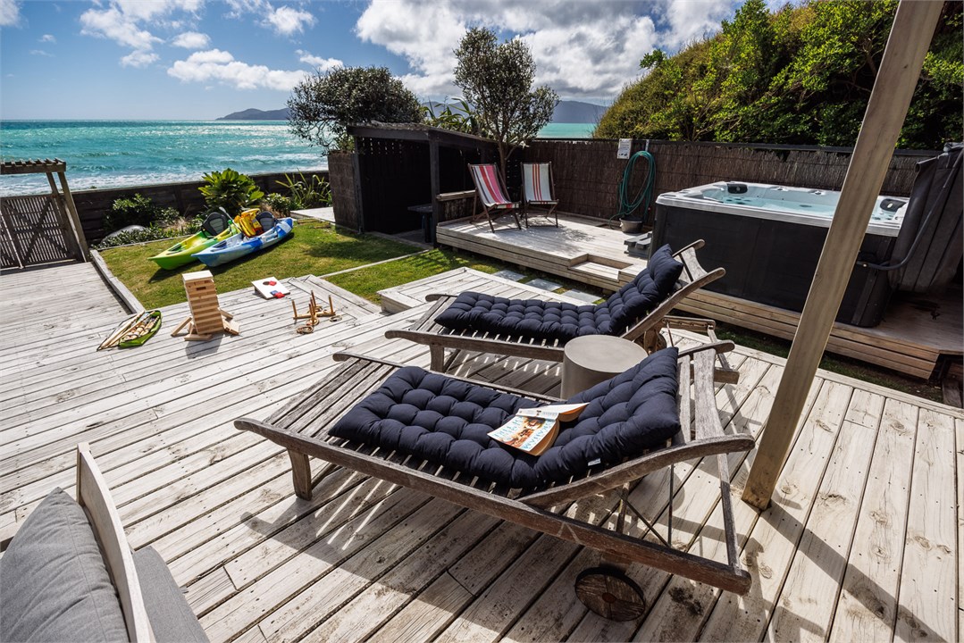 Front downstairs deck