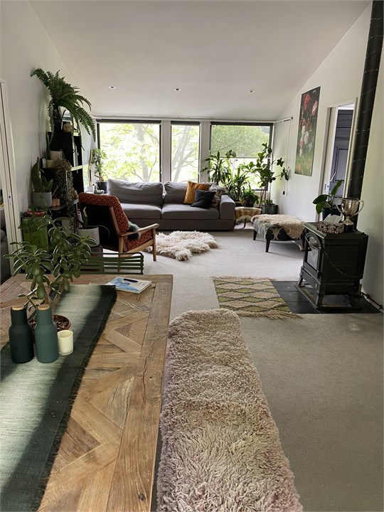 Open plan dining/lounge