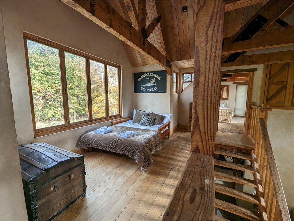 Flexible mezzanine space