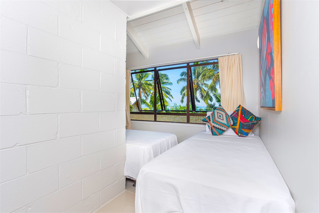 Room 5 with Two Single Beds