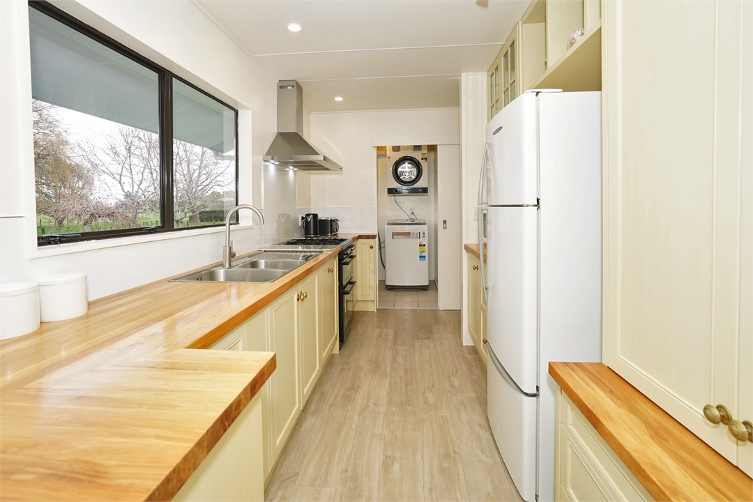 Fully equipped Kitchen area