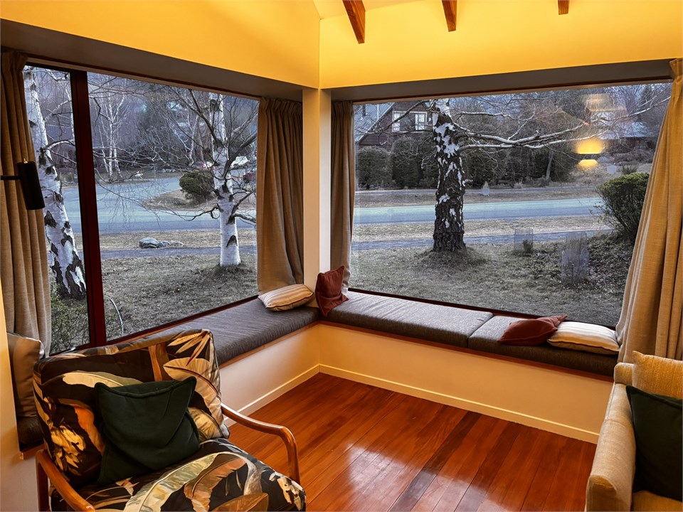 Window seats in lounge