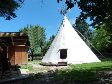 Tipi / Teepee (sleeps 4)