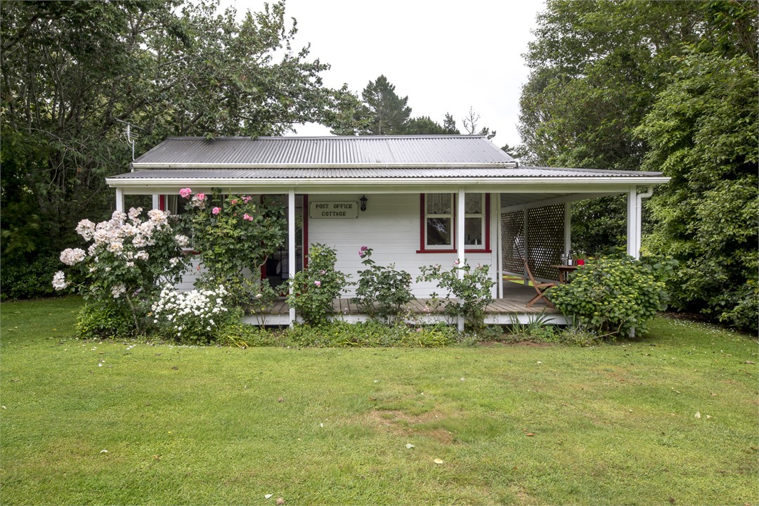 Exterior from the drive