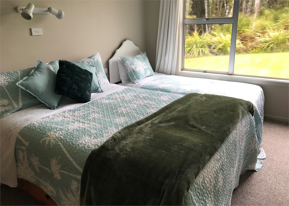 4th Bedroom, double & Single beds