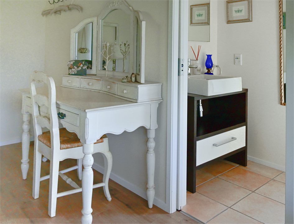 Lovely ensuite bathroom off the lovely bedroom