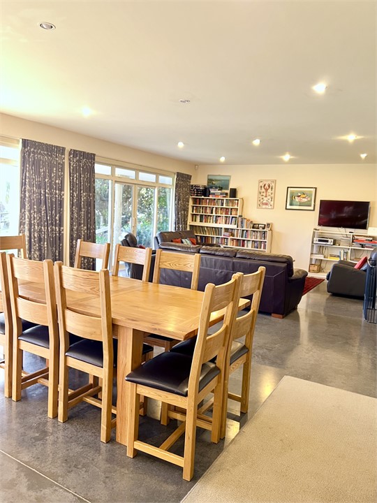 Great house for family reunions - so much space