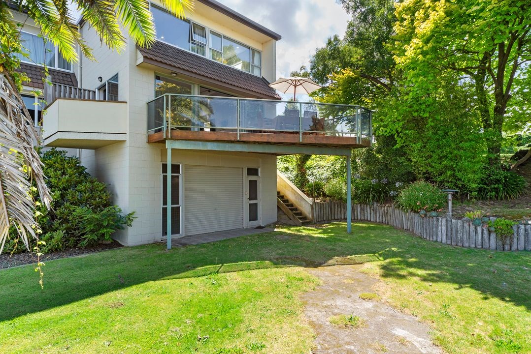 Lakeside Terrace Taupo Holiday Home Lake Taupo Townhouse for rent